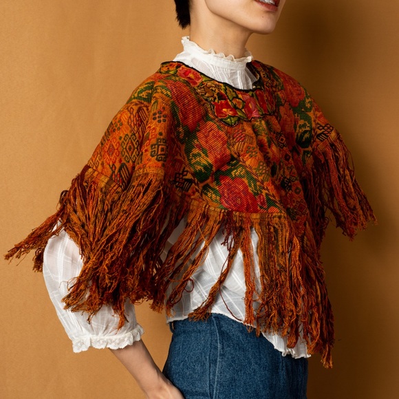 Vintage weaved short poncho - Picture 2 of 6